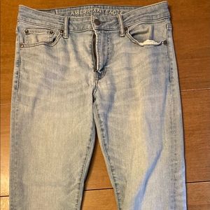 32x32 Slim American Eagle Light Wash Jeans